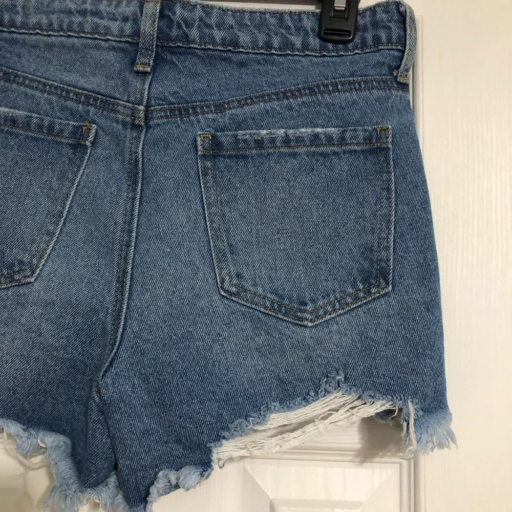 BP Be Responsible cut off denim jean short shorts‎ women 27 distressed waist 28”